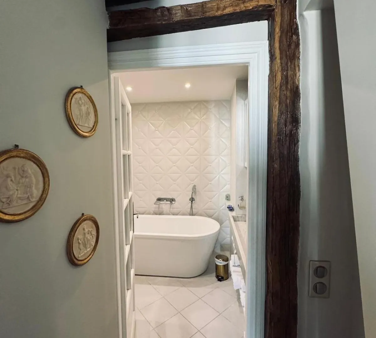 Place Dauphine Paris Apartment